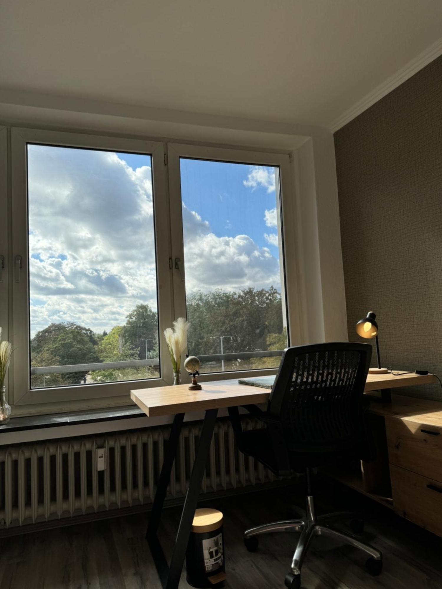 Haus Am Bahnhof Apartment Duisburg Bagian luar foto