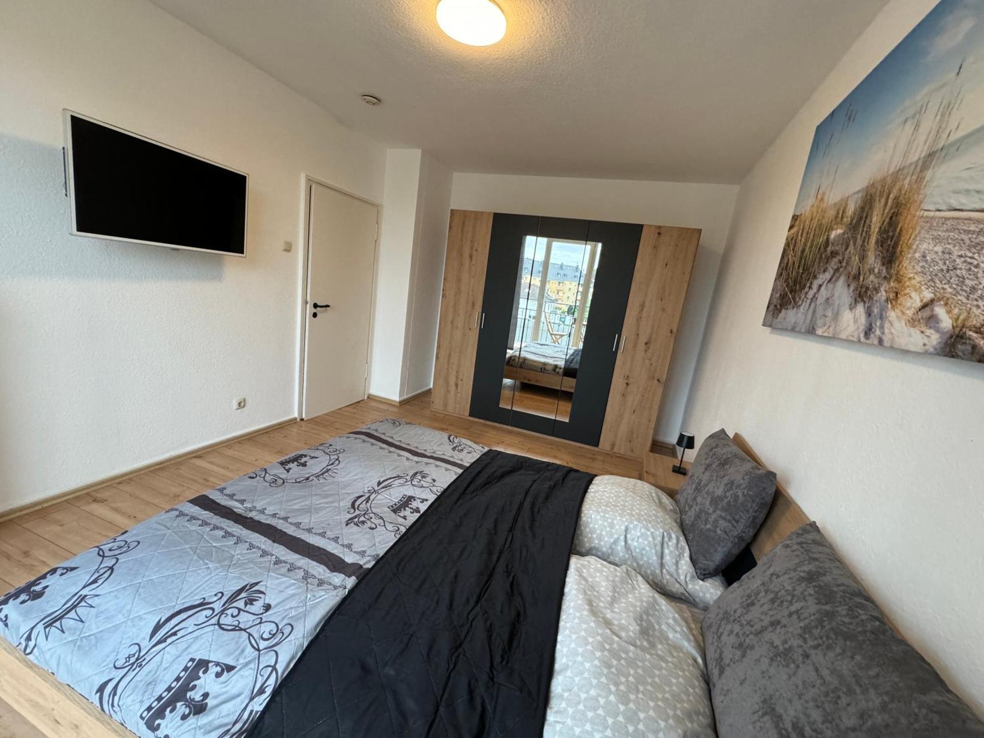 Haus Am Bahnhof Apartment Duisburg Bagian luar foto